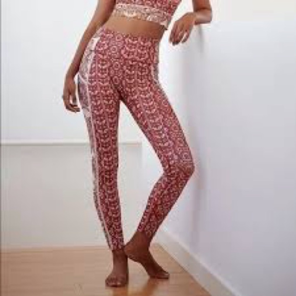 Free People Movement You’re A Peach Leggings - Picture 2 of 12